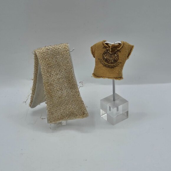 Bratz Doll Clothing Set: Style It Sasha Brown Top & Sparkly Gold Scarf - Picture 1 of 4